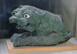ライオンの形をした門の守護者、アイガンラルサ時代、ユーフラテス半島中部マリのダーガン神殿（銅）